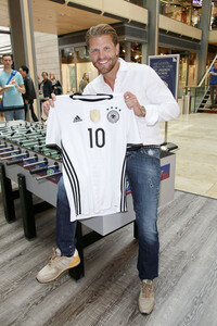 Kickern mit Paul Janke zur Fussball-EM in Hamburg