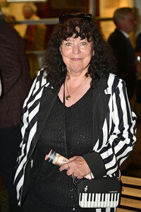 Theaterpremiere 'Der eingebildet Kranke' und 90. Geburtstag von Dieter Hallervorden in Berlin