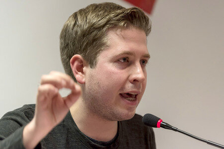 Kevin Kühnert auf NoGroKo-Werbetour in Berlin