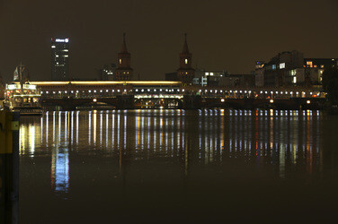 Lichtmauer aus Ballons, Berlin