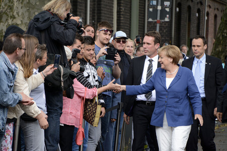 Angela Merkel besucht den Problemstadtteil Marxloh in Duisburg