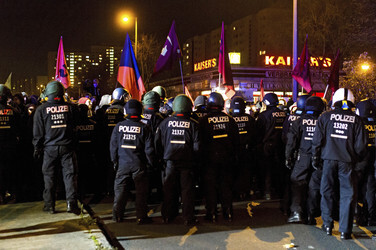 Gegen-Demo zur Neonazi-Demo gegen Flüchtlinge, Berlin
