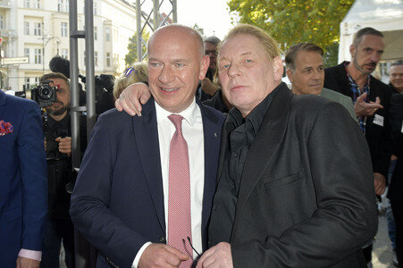 Offizielle Einweihung des Harald-Juhnke-Platzes in Berlin