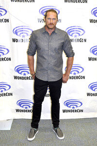 Photocall 'Midnight, Texas' auf der WonderCon 2017 im Anaheim