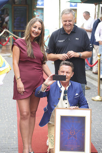 Ehrung von Stefan Mross mit Stern auf dem 'Walk of Fame' des Europa-Parks in Rust