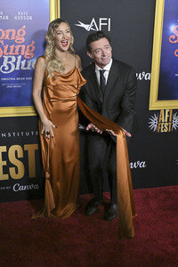 Closing Ceremony und Filmpremiere 'Song Sung Blue', AFI Fest 2025 in Los Angeles