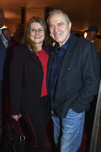 Theaterpremiere 'Wer schießt auf Frau Hummel?' in München