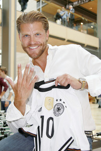 Kickern mit Paul Janke zur Fussball-EM in Hamburg