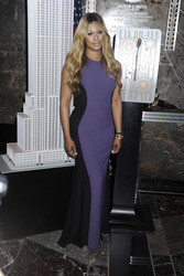 Laverne Cox illuminiert das Empire State Building lial anlässlich des National Bullying Prevention Month, New York