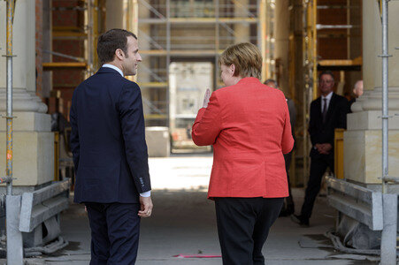 Angela Merkel emfpängt Emmanuel Macron in Berlin