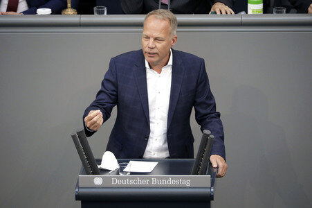 233. Sitzung des Deutschen Bundestages in Berlin