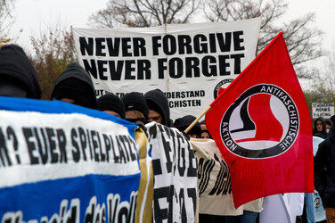 Gegen-Demo in Schneeberg