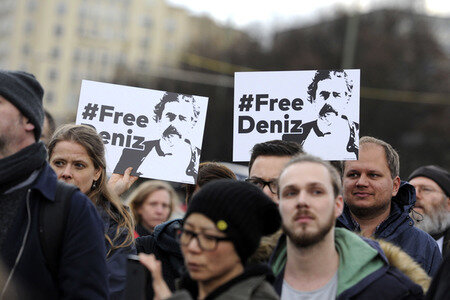 Demonstration für die Freilassung von Deniz Yücel in Berlin
