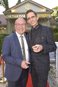 Theaterpremiere 'Der eingebildet Kranke' und 90. Geburtstag von Dieter Hallervorden in Berlin