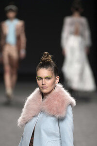 Teresa Helbig Fashion Show auf der Mercedes-Benz Fashion Week Madrid Autumn/Winter 2018