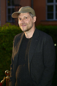 Theaterpremiere 'Der eingebildet Kranke' und 90. Geburtstag von Dieter Hallervorden in Berlin