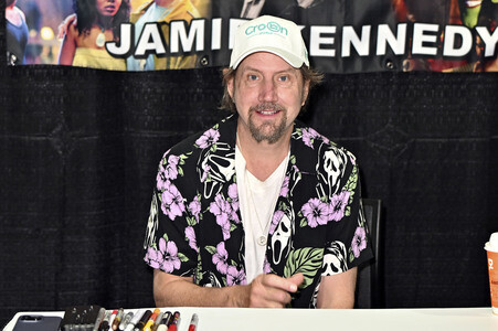 Midsummer Scream - Halloween & Horror Convention in Long Beach