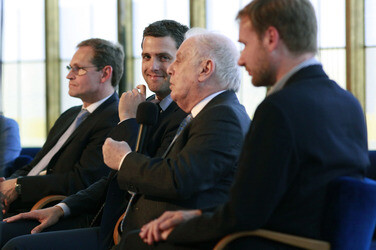 Pressekonferenz zur Vorstellung einer neuen Intendanz für die Staatsoper im Schiller Theater in Berlin