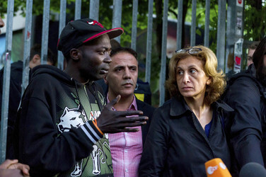 Angebot für die Flüchtlinge in der besetzten Gerhart-Hauptmann-Schule, Berlin