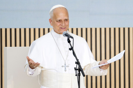 Papst Leo XIV. besucht das Cedia 24 Horas in Madrid