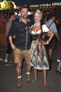 Trachtenwahnsinn auf dem Oktoberfest in München
