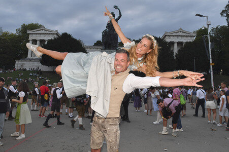 Almauftrieb beim Oktoberfest 2025 in München