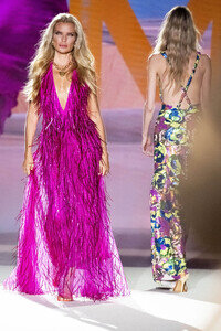 Lola Casademunt by Maite Fashion Show auf der Mercedes-Benz Fashion Week Madrid