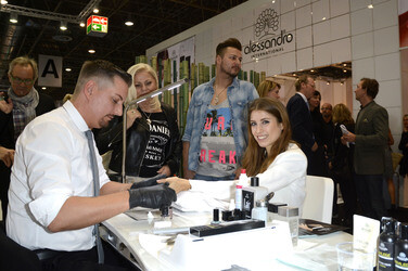 Cathy Fischer auf der Beauty Düsseldorf