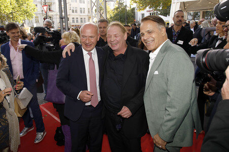 Offizielle Einweihung des Harald-Juhnke-Platzes in Berlin