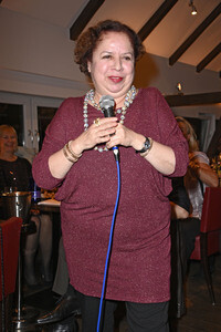 Weihnachts-Soirée mit Julian F. M. Stoeckel in Burg