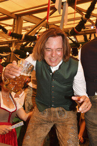 Wiesn Anstich im Schottenhamel Festzelt auf dem Oktoberfest 2025 in München