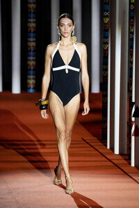 Dolores Cortés Fashion Show auf der Merceds-Benz Fashion Week M