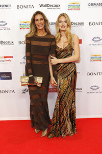 Goldene Bild der Frau 2025 in Hamburg