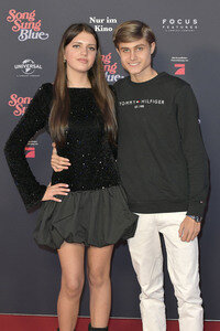 Filmpremiere 'Song Sung Blue' in Berlin