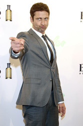 Gerard Butler im Douglas Store, Hamburg