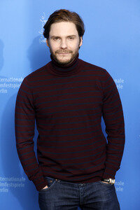 '7 Tage in Entebbe' Photocall, Berlinale 2018