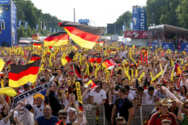 WM-Fanmeile beim Spiel Deutschland gegen Portugal, Berlin