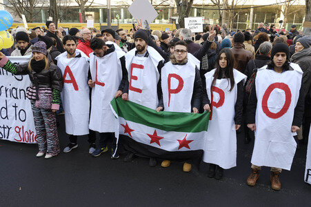 Protestkundgebung gegen russischen Militäreinsatz in Syrien in Berlin