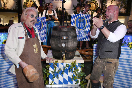Wiesn Anstich 2026 im Hofbräu Berlin