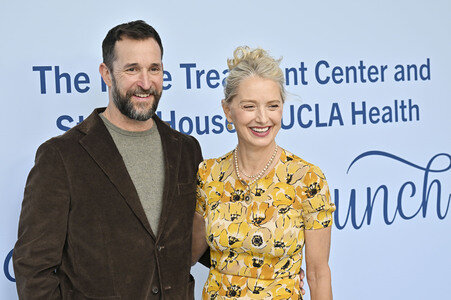 Rape Treatment Center and Stuart House Brunch mit dem Cast von 'The Pitt' in Los Angeles