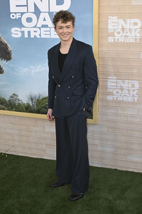 Filmpremiere 'The End of Oak Street' in Burbank