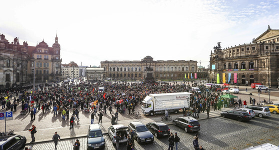 Gegendemonstration zu Pegida in Dresden