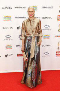 Goldene Bild der Frau 2025 in Hamburg