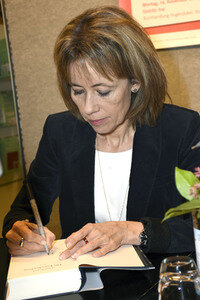 Autogrammstunde mit Charlotte Link in München
