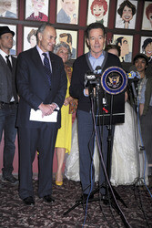 U.S. Senator Charles E. Schumer Berkanntgabe, New York