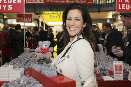 22. Charity Teddybären Verkauf in Hamburg