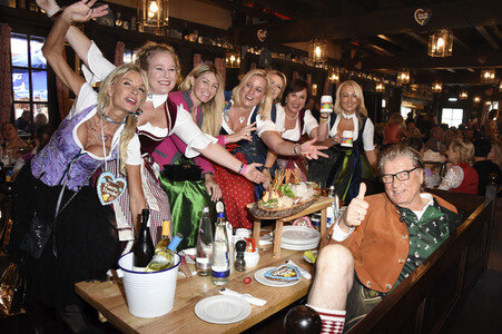 2. Charity Lunch zugunsten von 'Frohes Herz e.V.' beim Oktoberfest 2017 in München