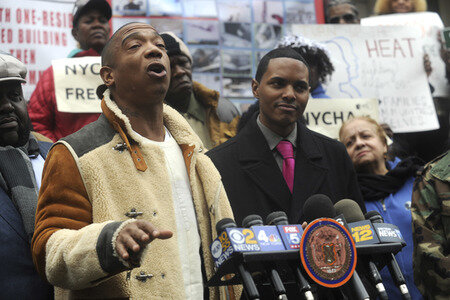 Protestaktion mit Ja Rule gegen die NYCHA in New York