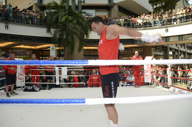 Wladimir Klitschko trainiert im Einkaufszentrum, Oberhausen