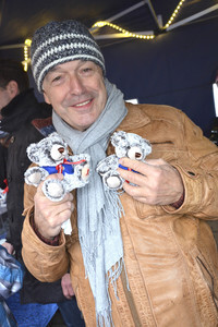Teddybären Charity Verkauf der 'Sturm der Liebe' Stars in München